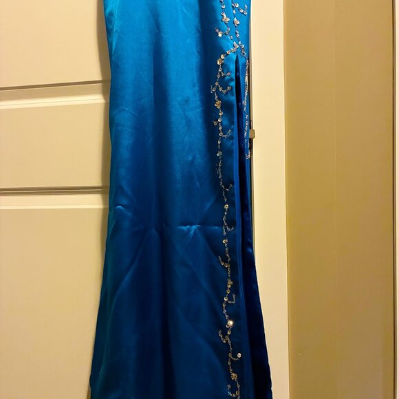 Beautiful blue mermaid prom dress - Picture 4 of 6